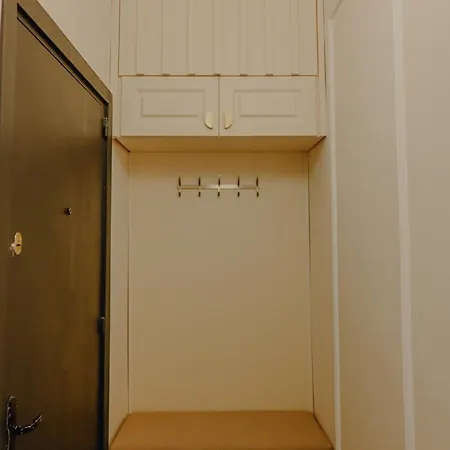 شقة Elegant Escape-high Ceilings, Balcony & Piano By Flat Mаnager *