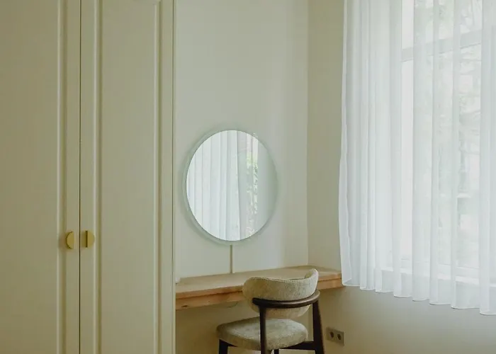 アパート Elegant Escape-high Ceilings, Balcony & Piano By Flat Mаnager ソフィア