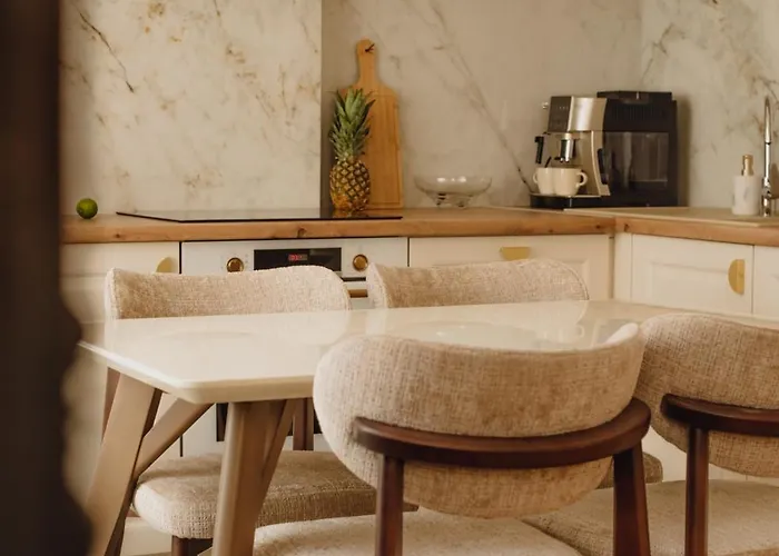 Lejlighed Elegant Escape-high Ceilings, Balcony & Piano By Flat Mаnager Sofia