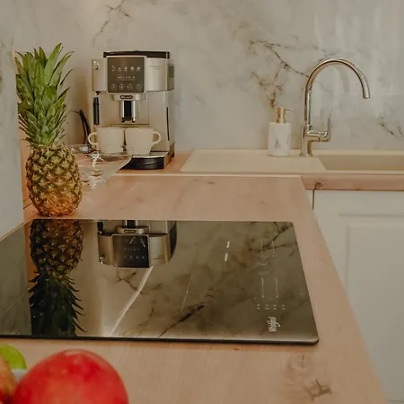 Elegant Escape-high Ceilings, Balcony & Piano By Flat Mаnager * София